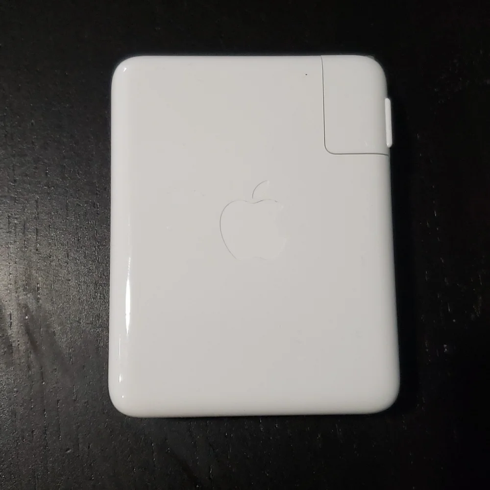 140W USB-C Power Adapter (Apple)